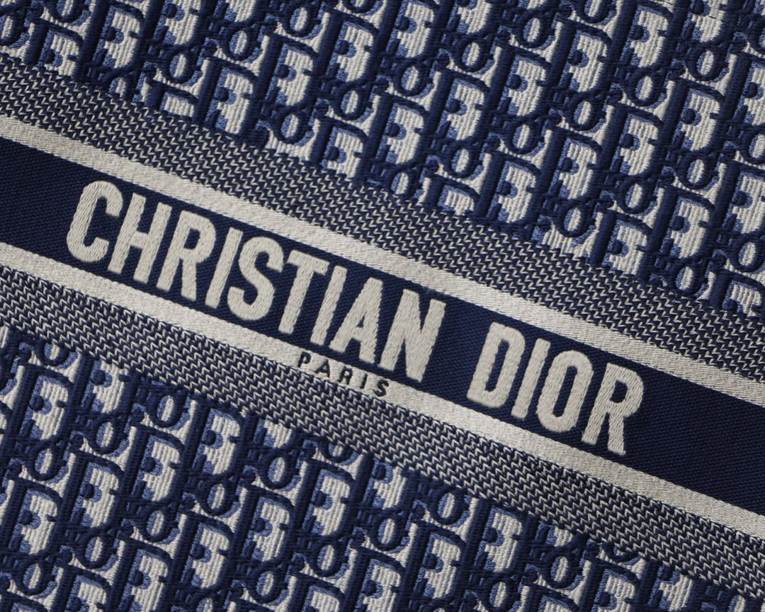 D10r Canvas Book Tote 41.5cm