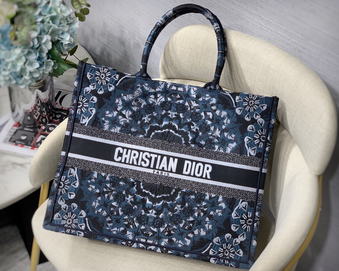 D10r OBLIQUE Canvas Book Tote 41.5cm
