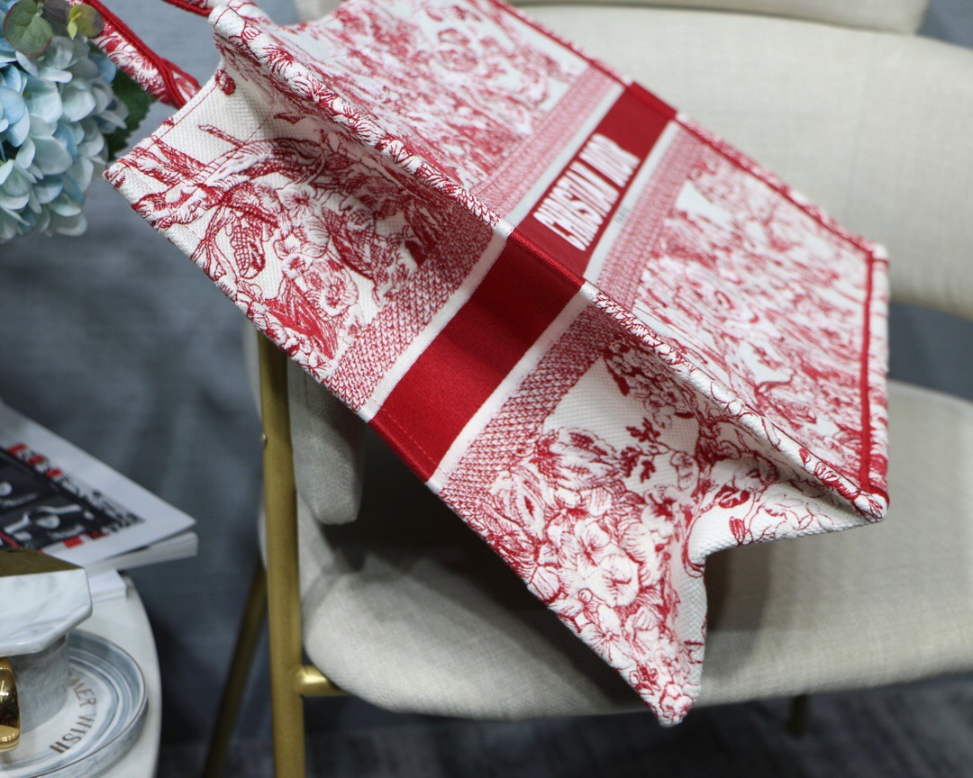 D10r Canvas Book Tote