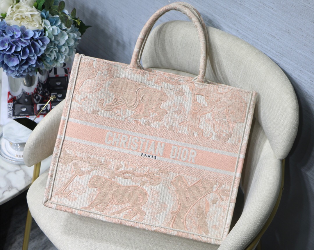 D10r Multicolor Canvas Book Tote Pink