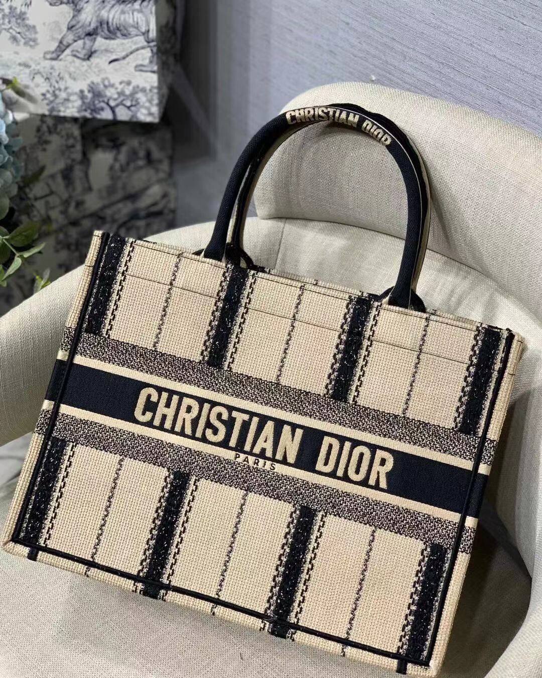 D10r Tote bag 41.5cm bestify