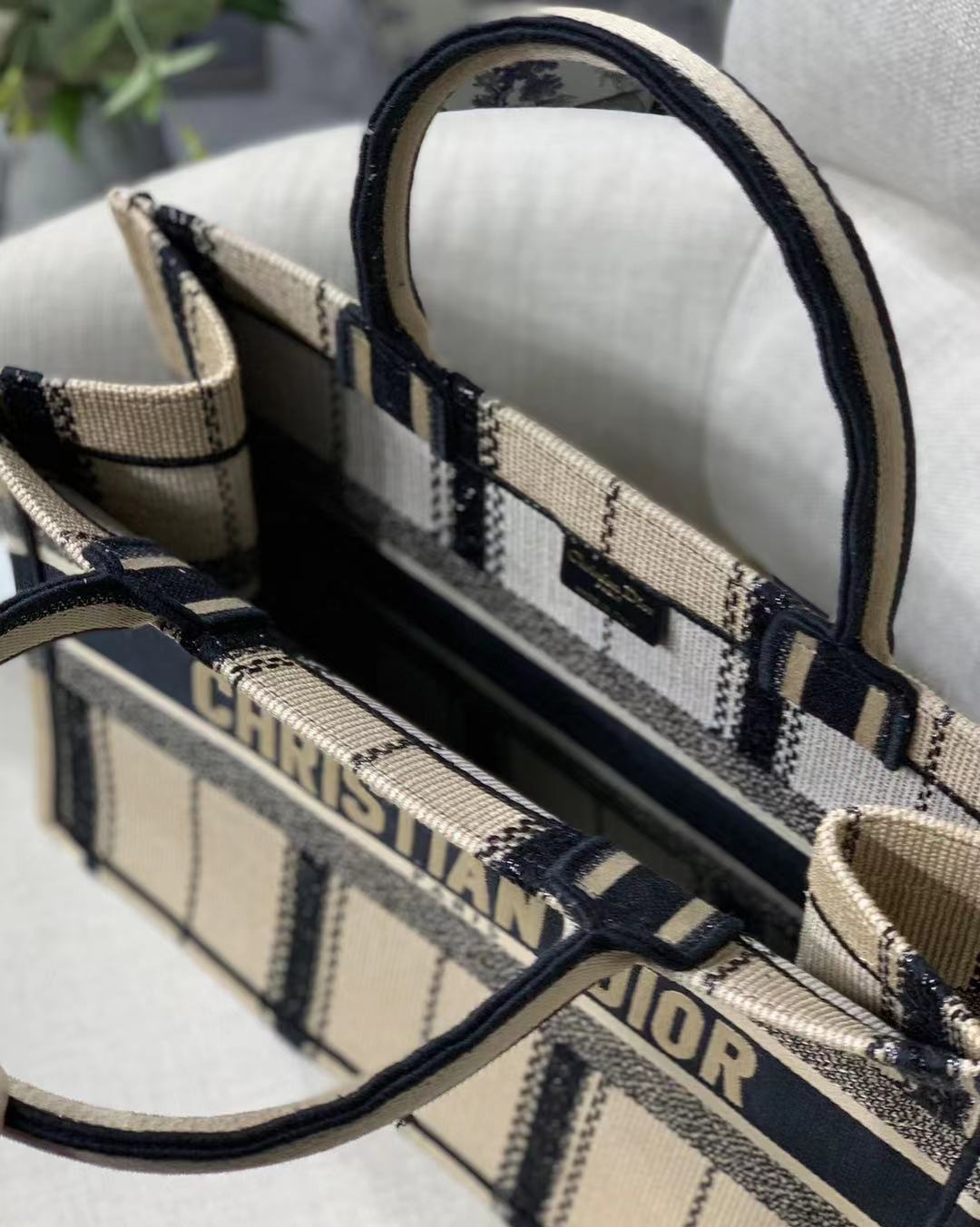 D10r Tote bag 41.5cm bestify