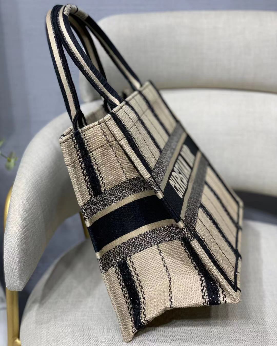 D10r Tote bag 41.5cm bestify