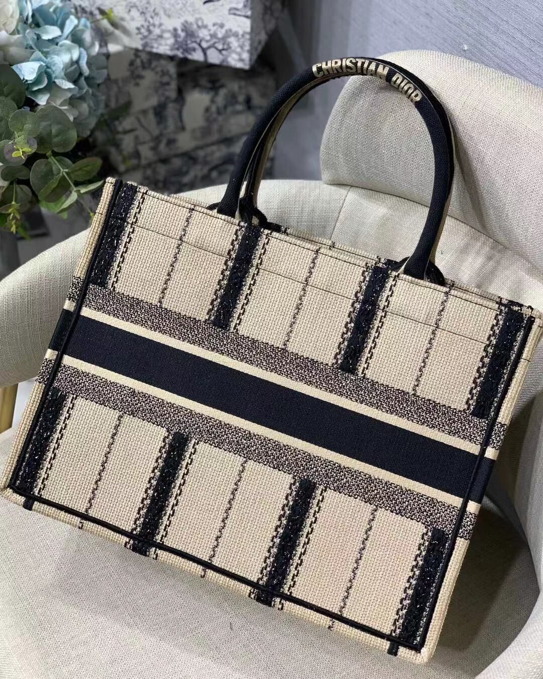 D10r Tote bag 41.5cm bestify