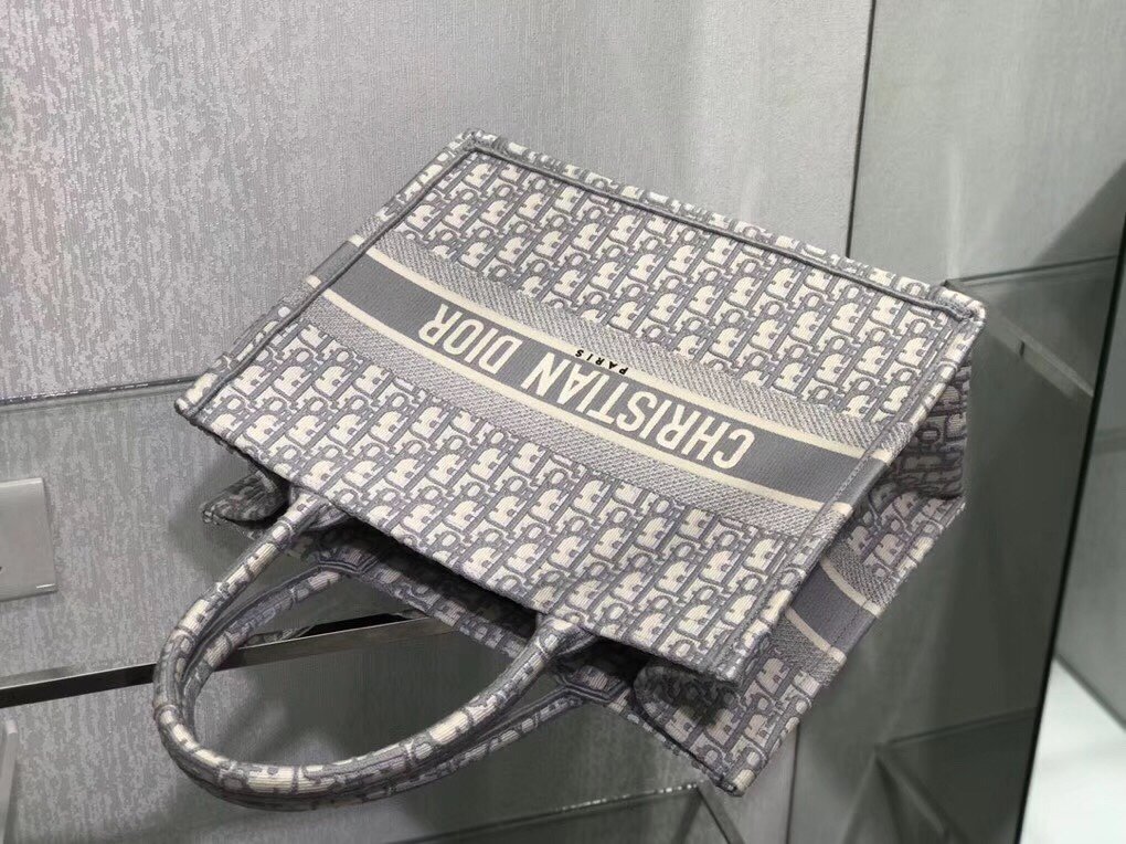 Bagsaaa Medium D10r Book Tote Ecru and Gray D10r Oblique Embroidery - 36 x 27.5 x 16.5 cm