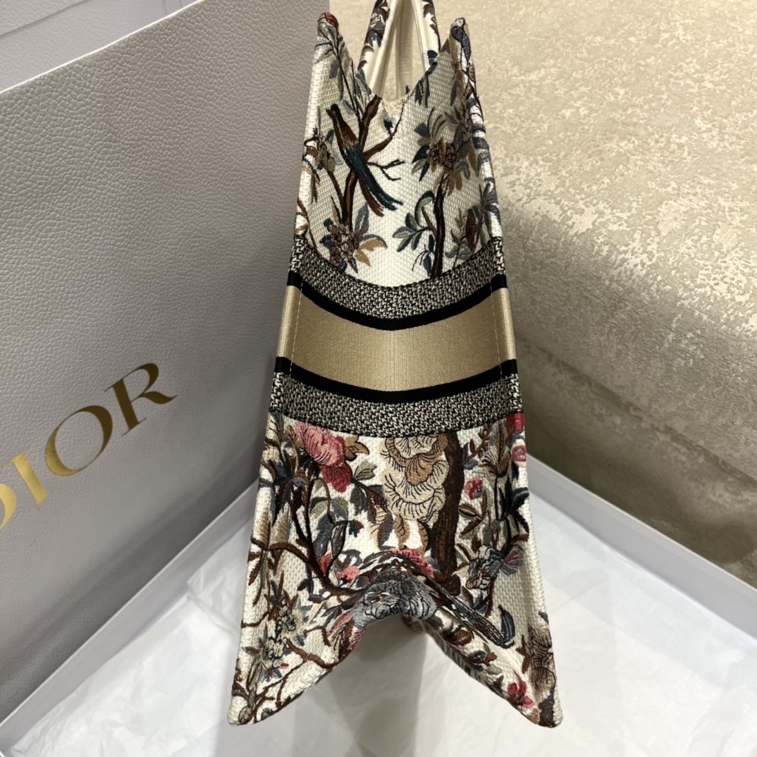 D10r Tote Bag