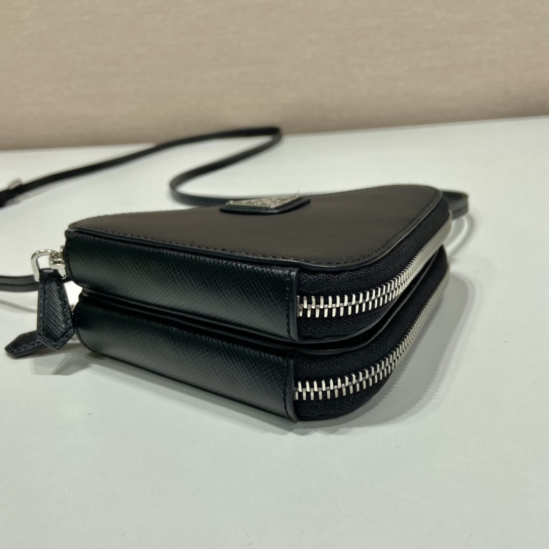 Bagsaaa Pra*a Saffiano leather mini-pouch black - 15x10x5cm