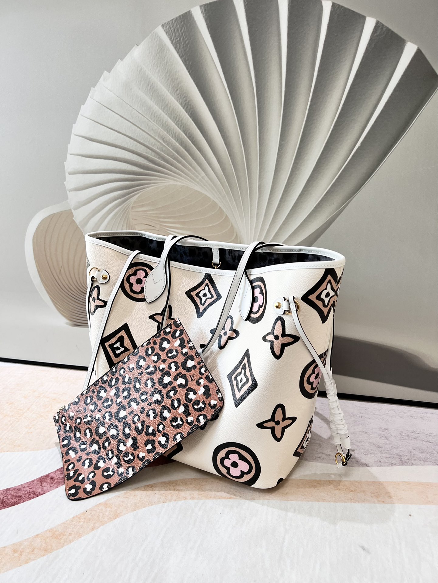 Bagsaaa L0vis Vvtt0n Neverfull MM Wild At Heart White - 31x28x14cm