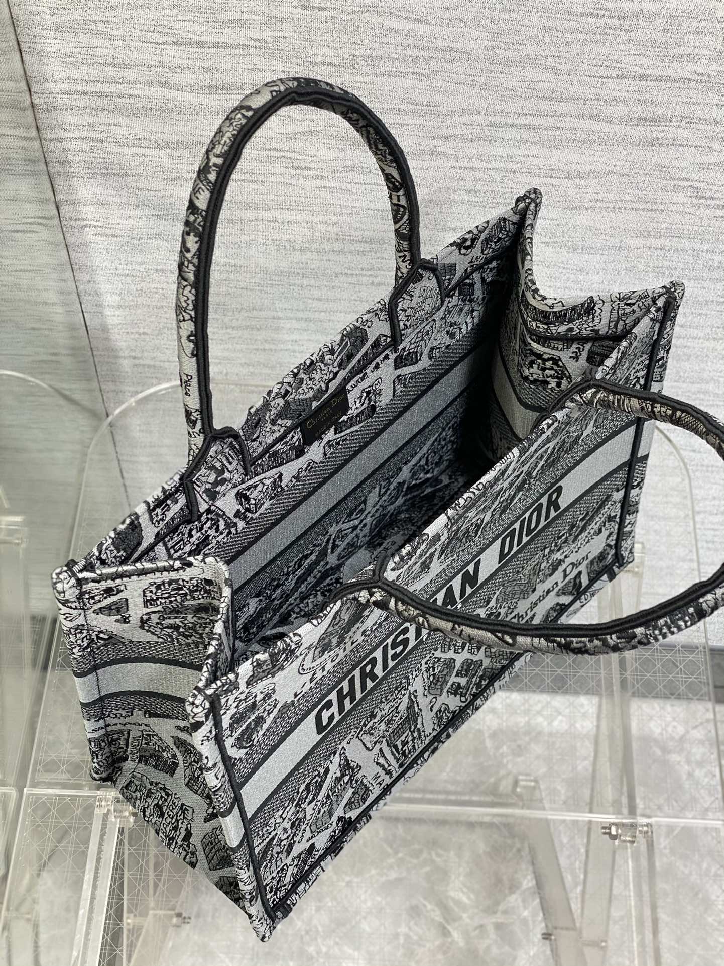 Bagsaaa D10r Book Tote Medium Grey Plan de Paris Embroidery - 36 x 27.5 x 16.5 cm