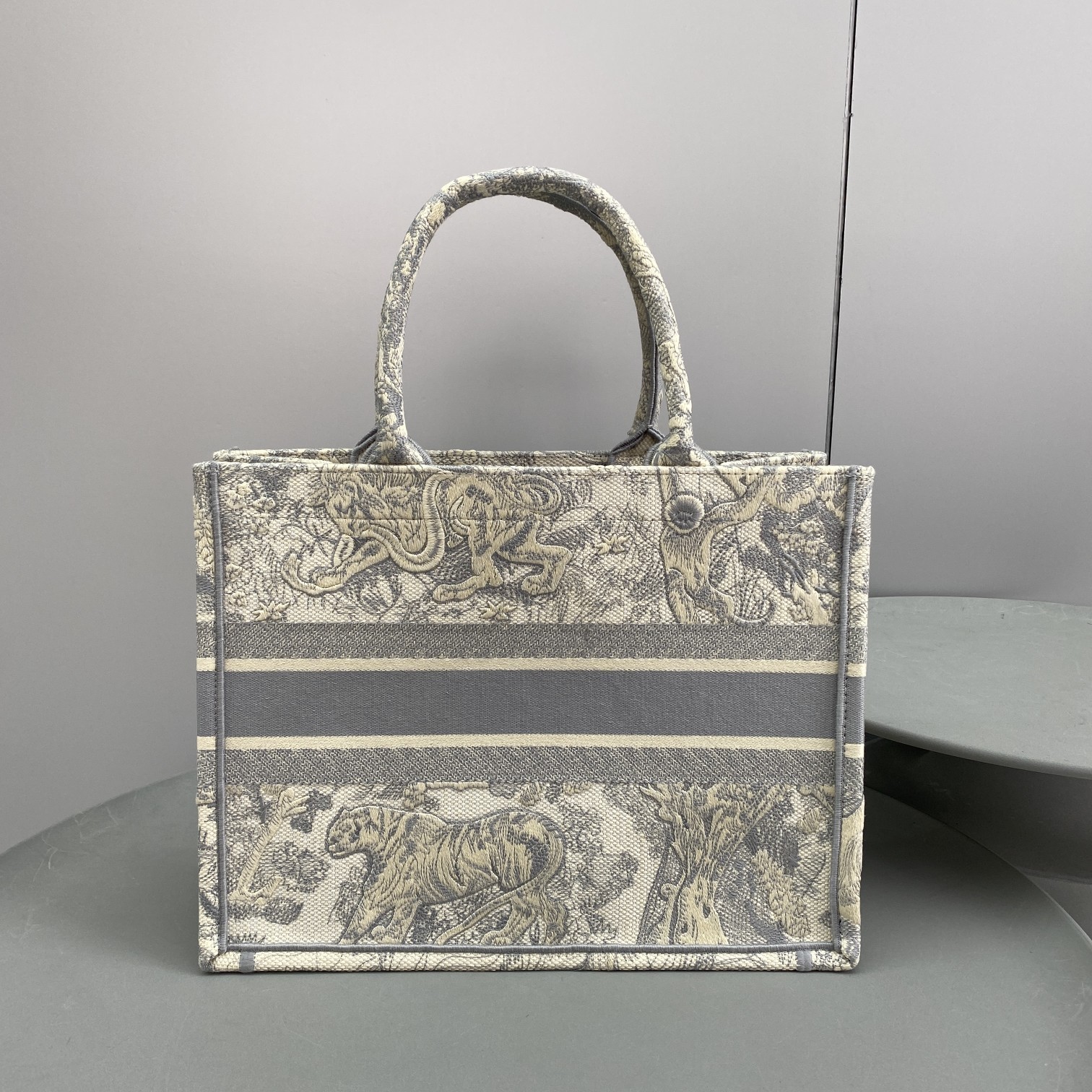 Bagsaaa D10r Book Tote Medium Ecru and Gray Toile de Jouy Embroider - 36 x 27.5 x 16.5 cm