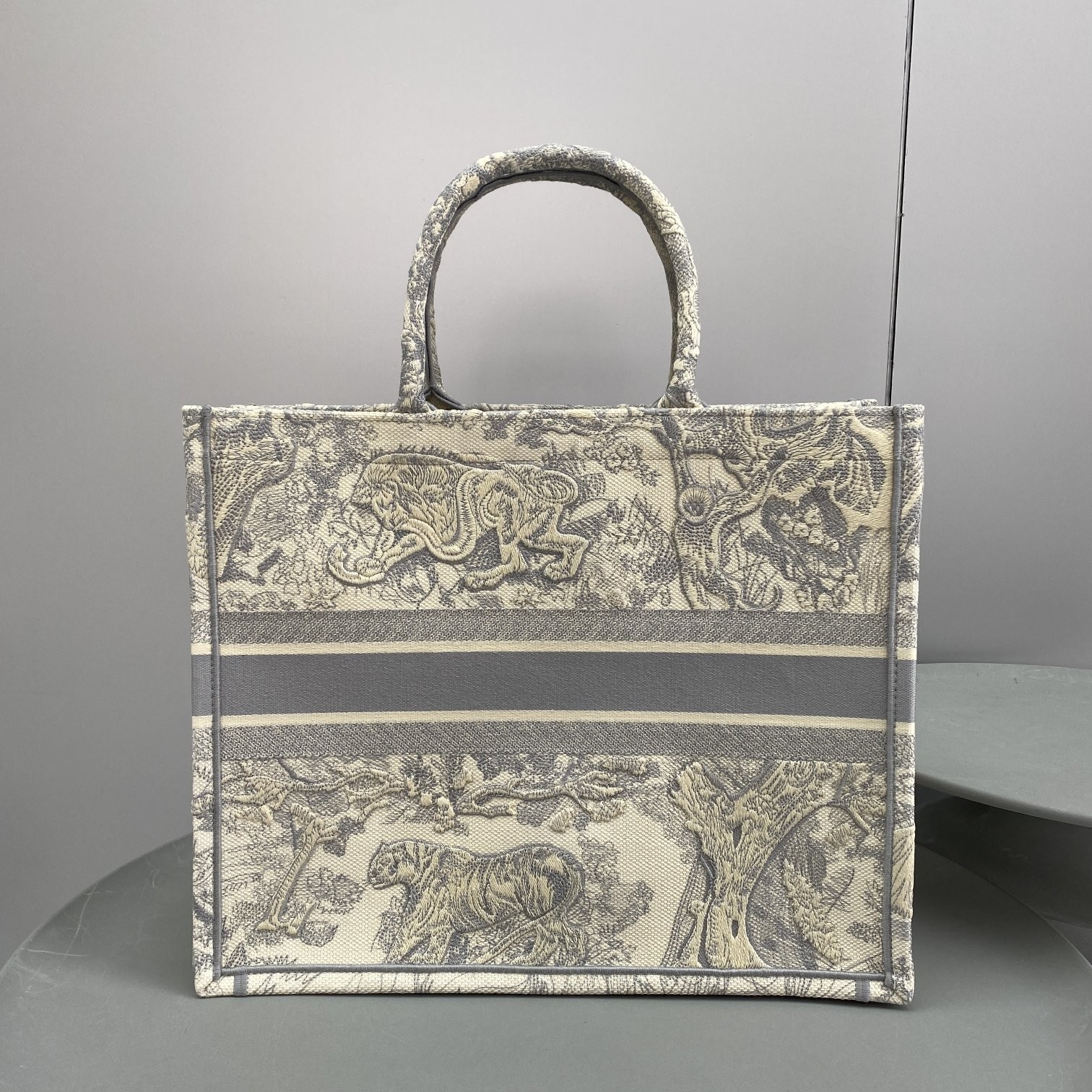 Bagsaaa D10r Book Tote Large Ecru and Gray Toile de Jouy Embroider - 42 x 35 x 18.5 cm