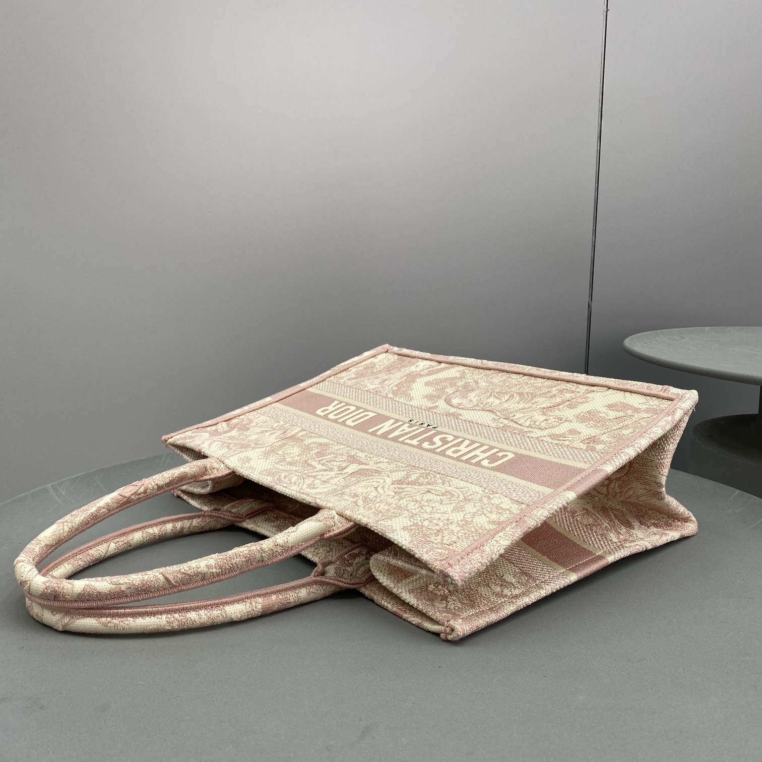 Bagsaaa D10r Book Tote MediumPink Toile de Jouy Embroider - 36 x 27.5 x 16.5 cm