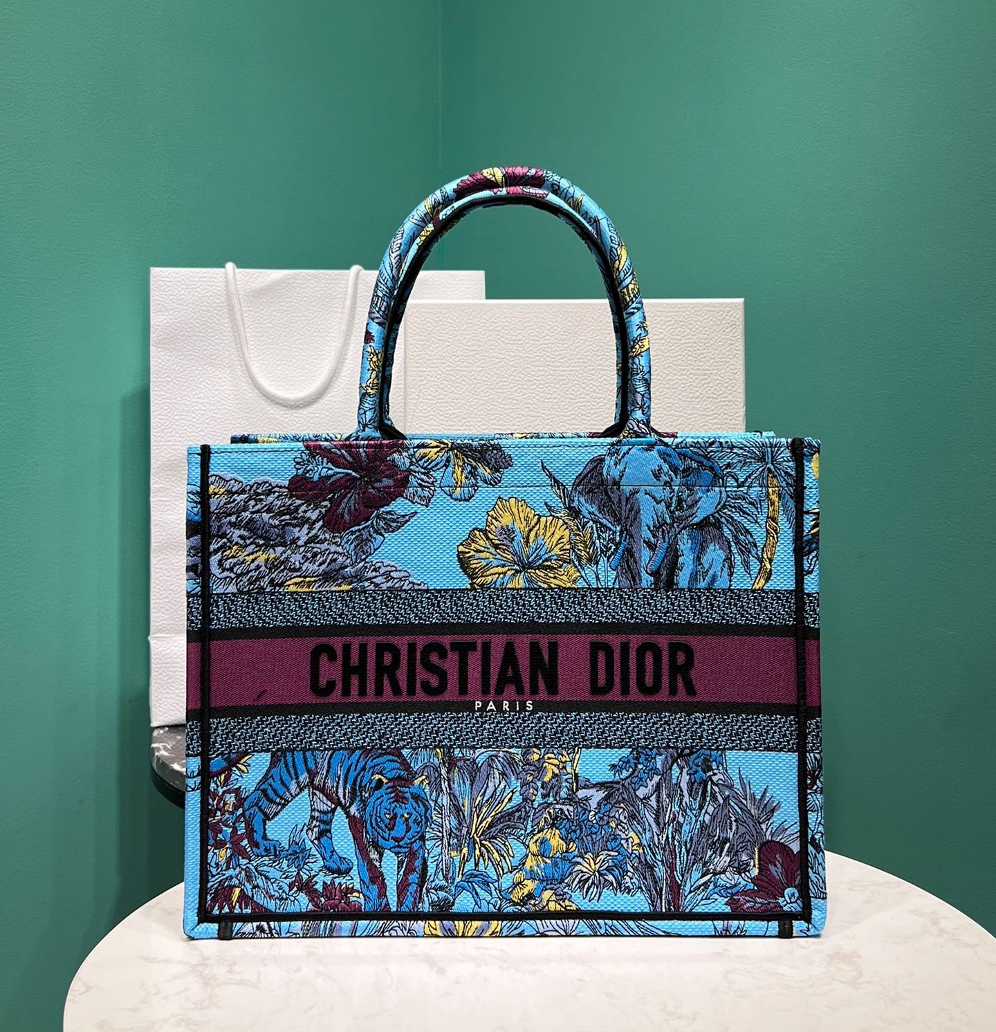 Bagsaaa D10r Book Tote Medium Blue Toile de Jouy Voyage Embroidery - 36 x 27.5 x 16.5 cm