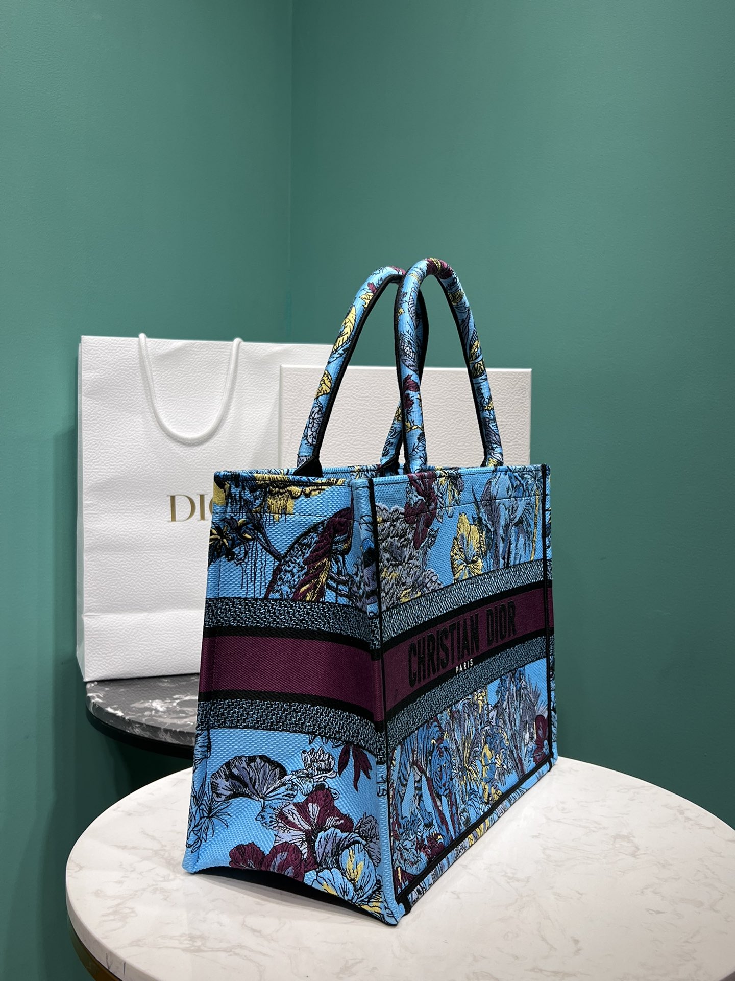 Bagsaaa D10r Book Tote Medium Blue Toile de Jouy Voyage Embroidery - 36 x 27.5 x 16.5 cm