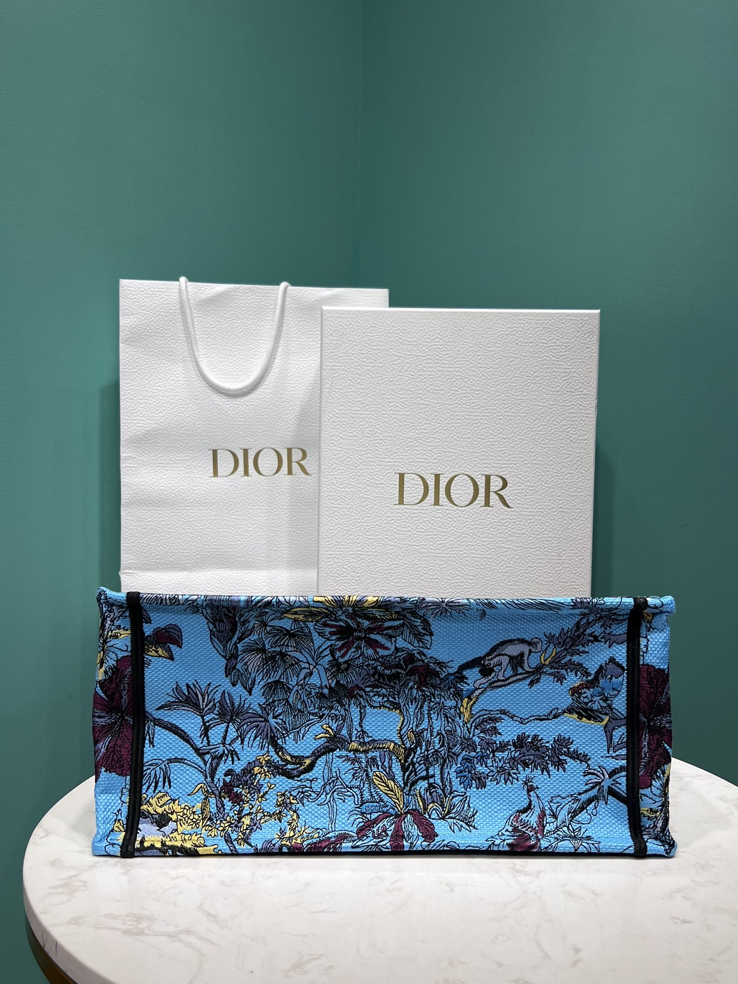 Bagsaaa D10r Book Tote Medium Blue Toile de Jouy Voyage Embroidery - 36 x 27.5 x 16.5 cm