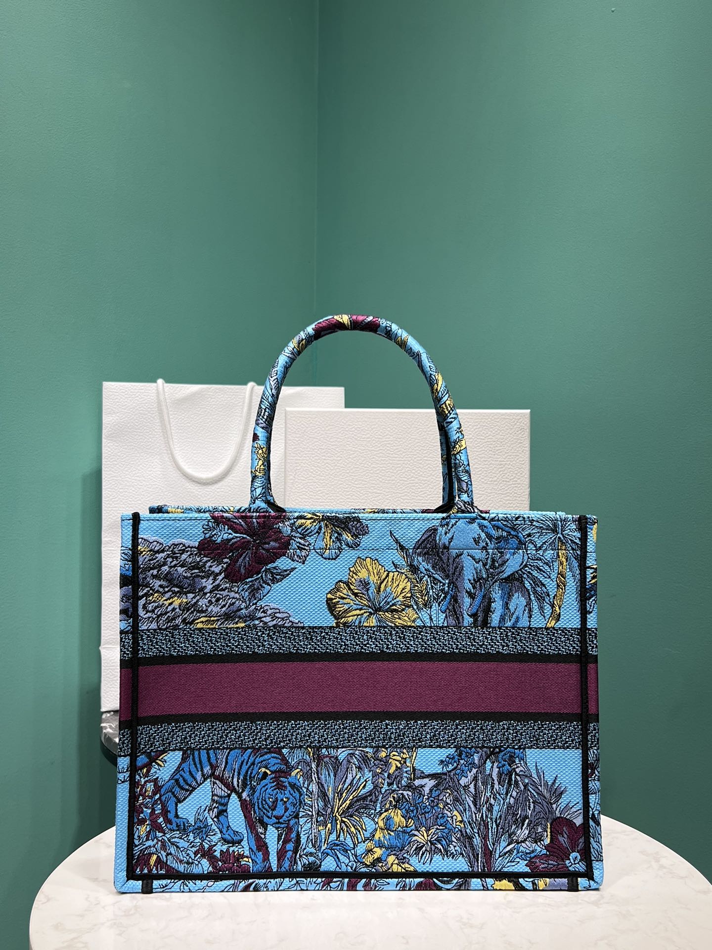Bagsaaa D10r Book Tote Medium Blue Toile de Jouy Voyage Embroidery - 36 x 27.5 x 16.5 cm