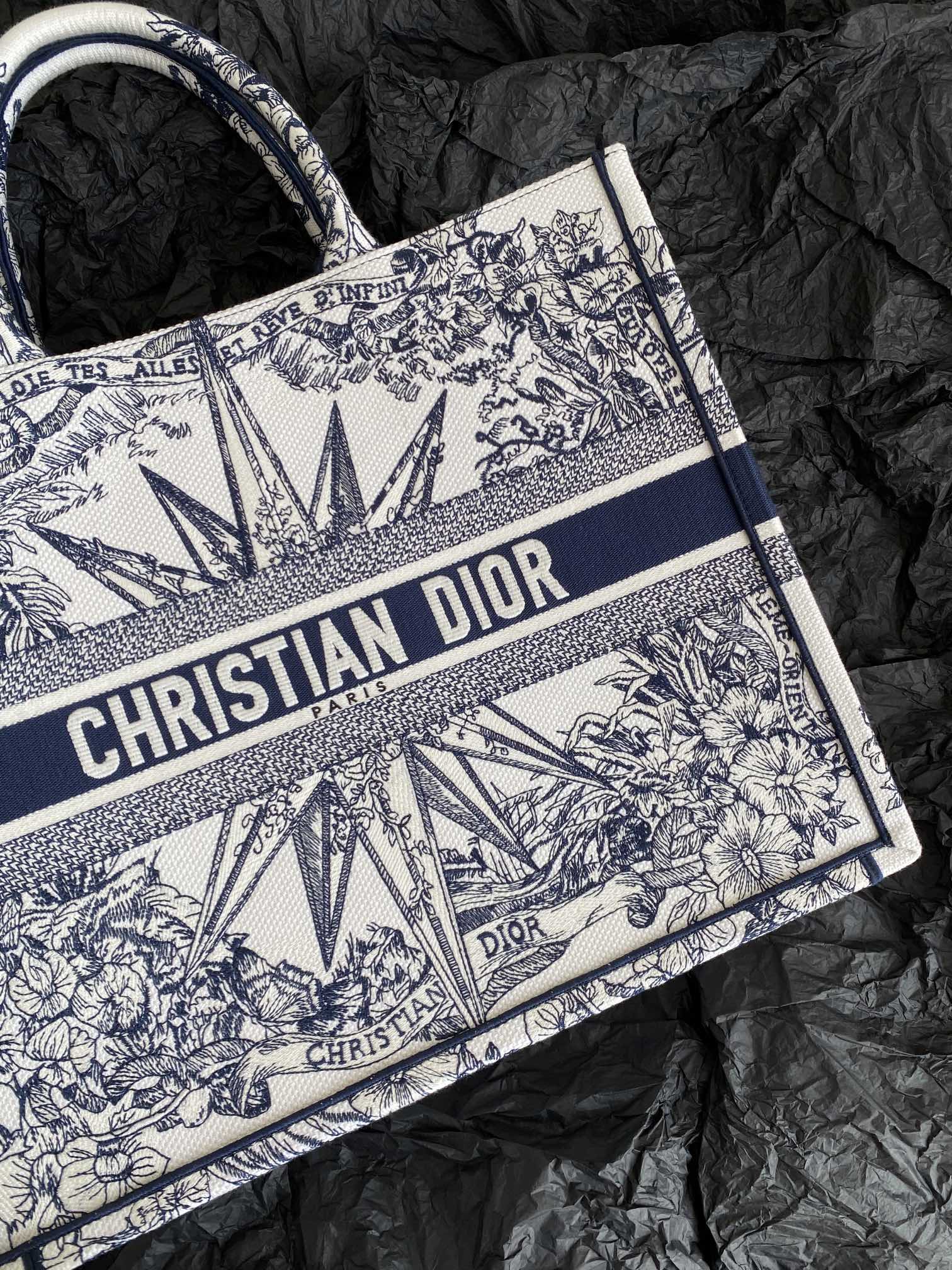 Bagsaaa D10r Book Tote Large Star Navy- 41cm