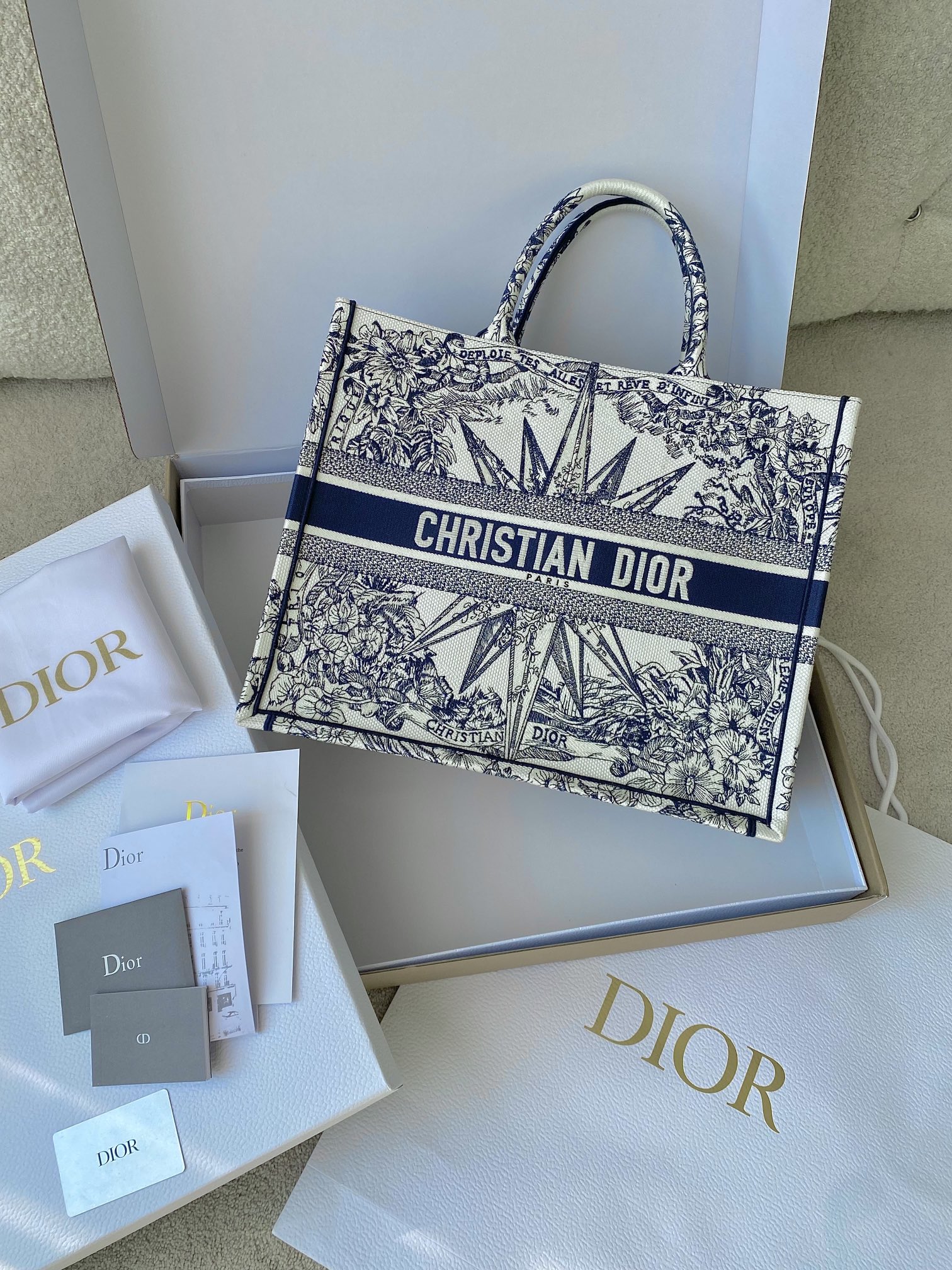 Bagsaaa D10r Book Tote Large Star Navy- 41cm