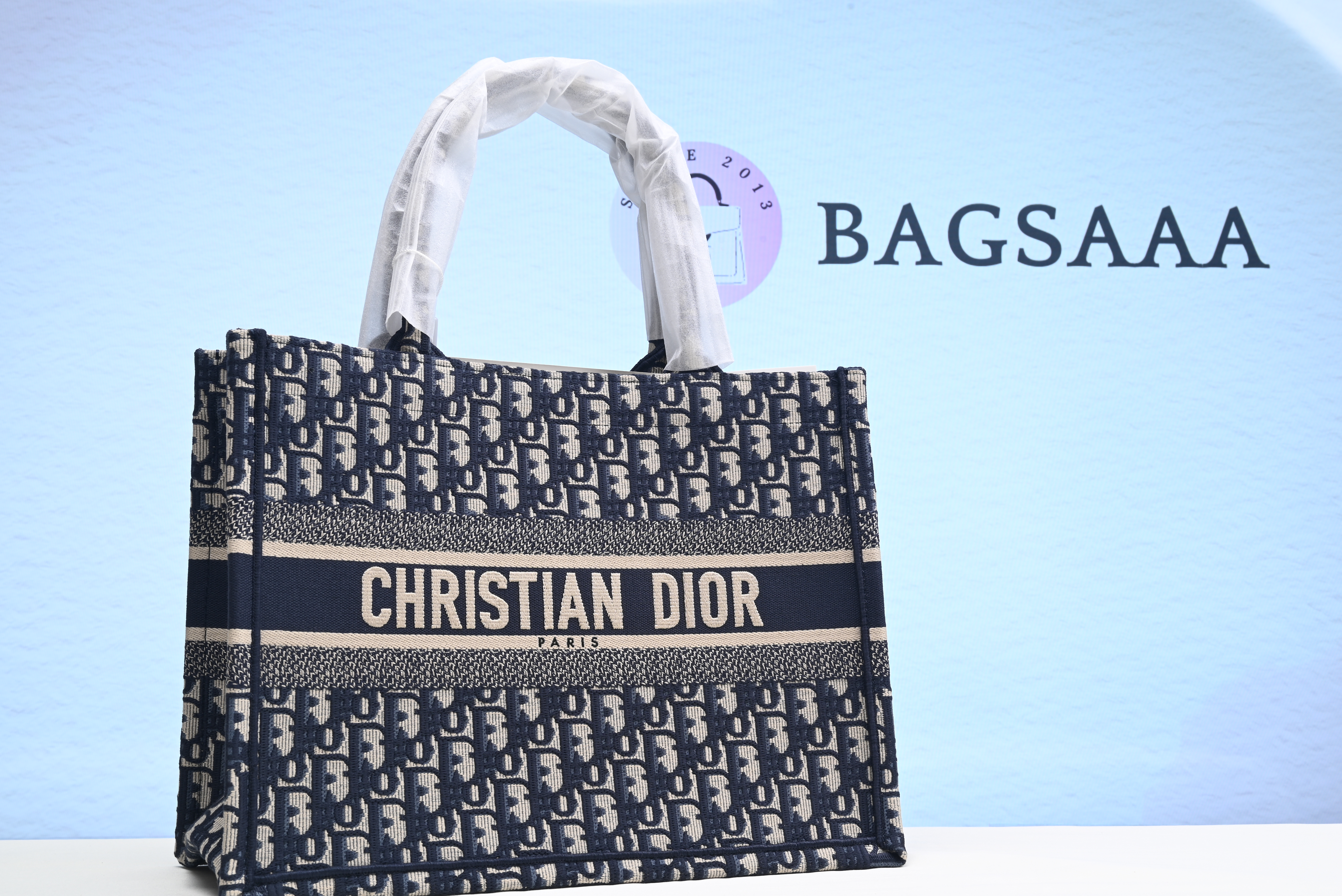 D10r Canvas Book Tote 36.5cm