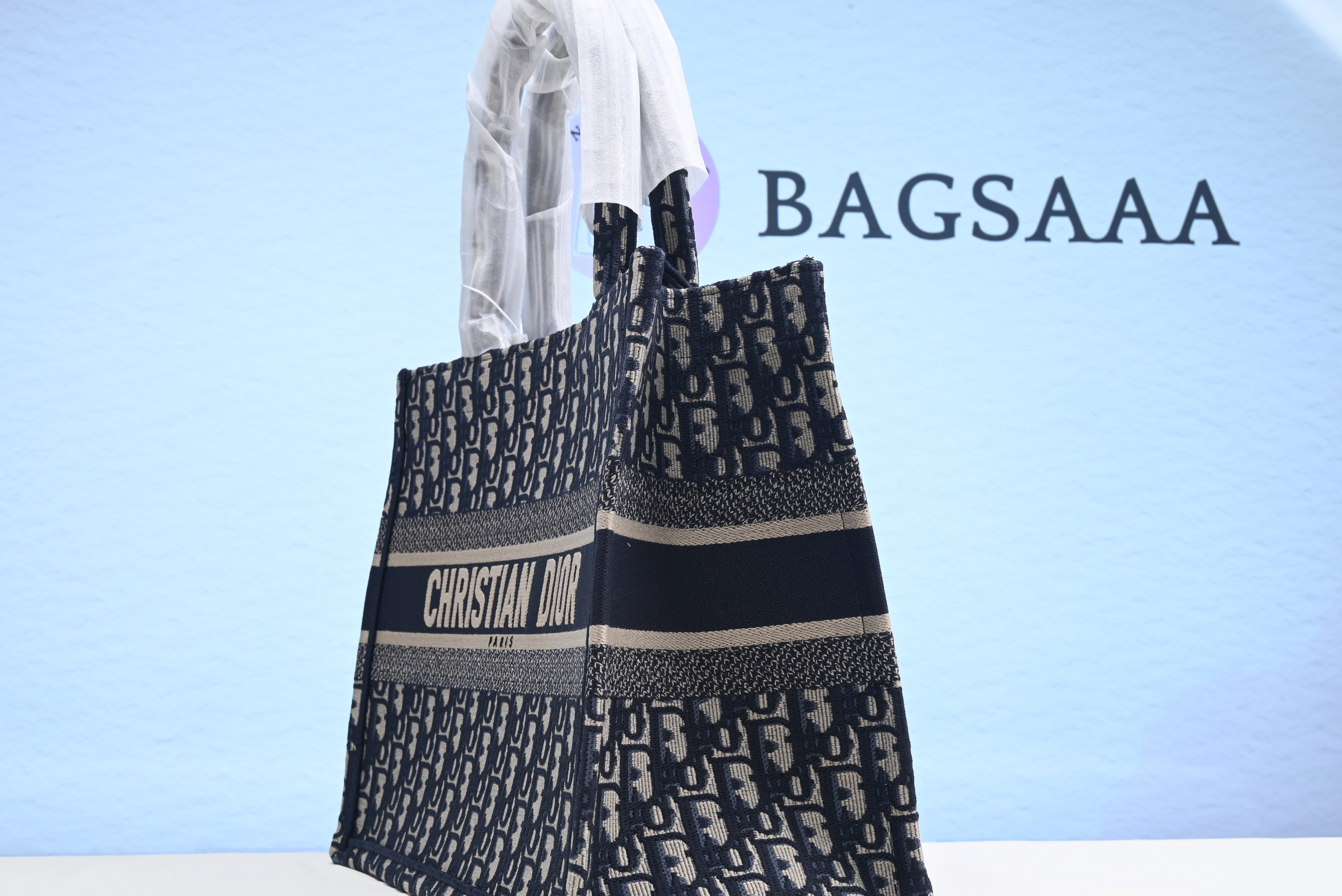 D10r Canvas Book Tote 36.5cm