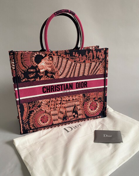 Bagsaaa D10r Book Tote Large 41cm Fuchsia/Navy Blue Animal Embroidered Canvas
