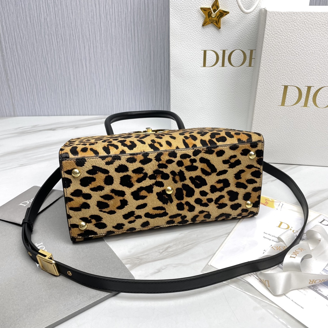Bagsaaa D10r St Honore Leopard Leather 30x22.5x16