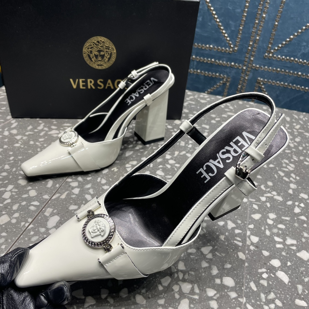 Bagsaaa Versace Medusa pumps white