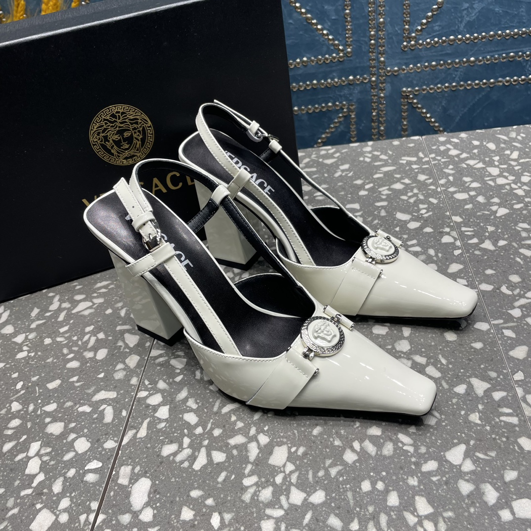 Bagsaaa Versace Medusa pumps white
