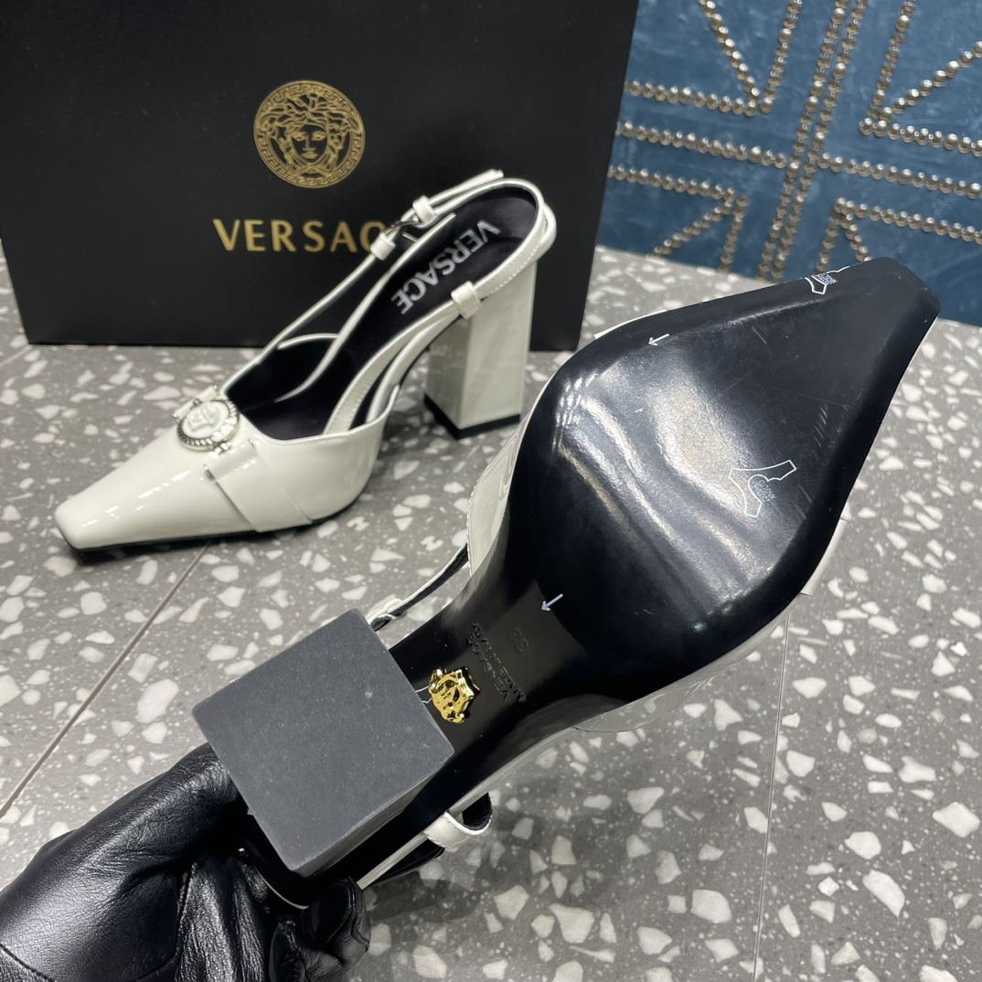 Bagsaaa Versace Medusa pumps white
