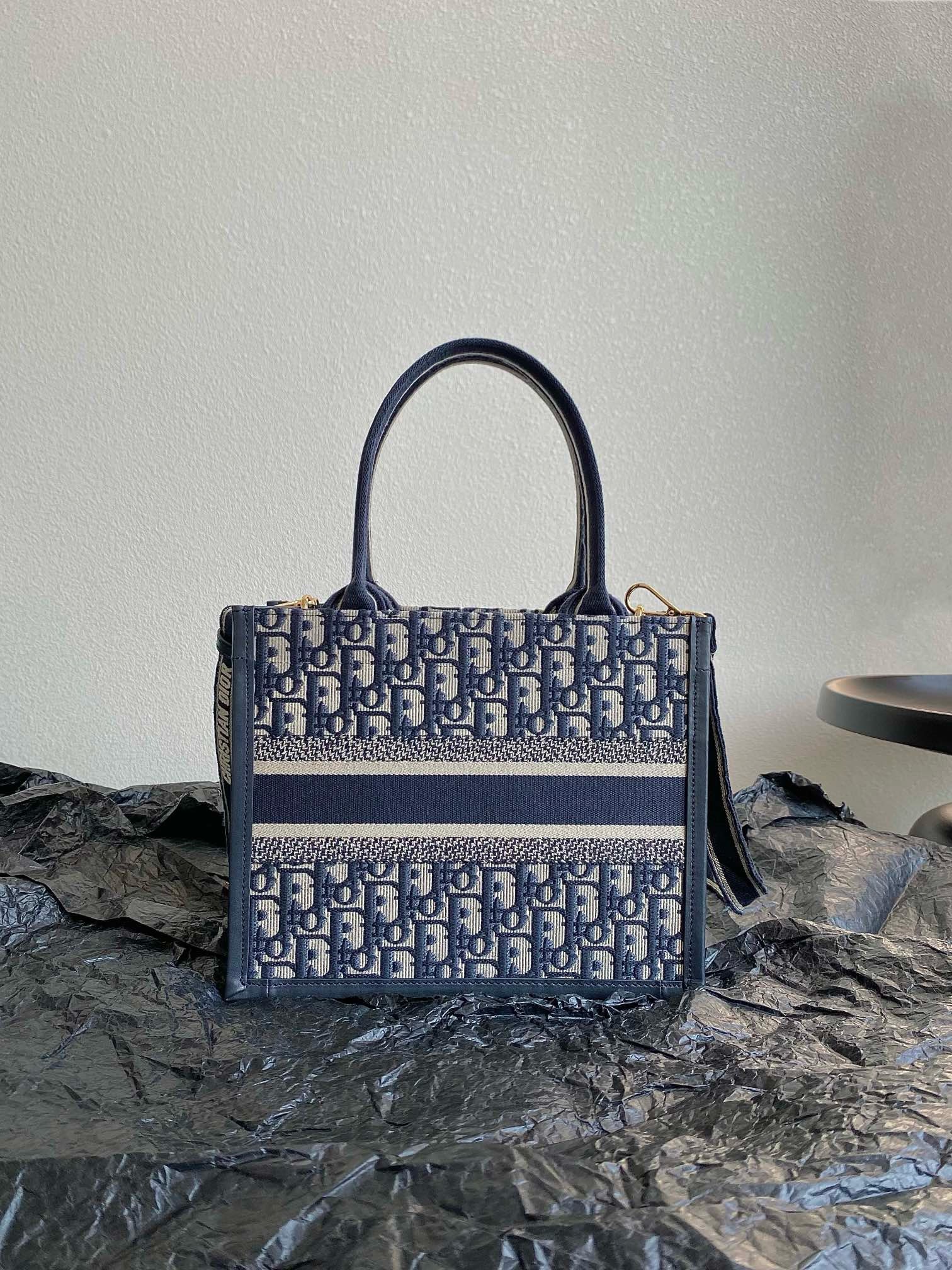 Bagsaaa D10r Small D10r Book Tote Blue Oblique Embroidery and Calfskin With Strap