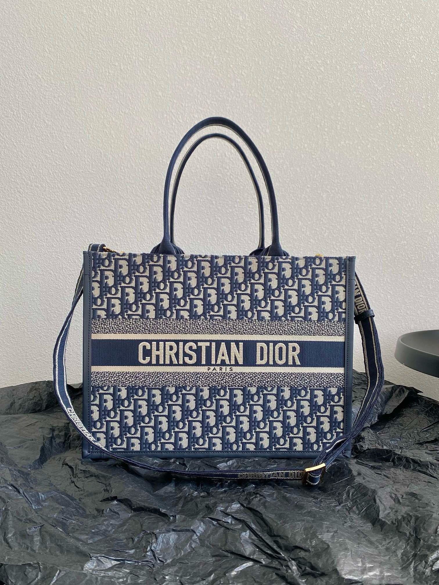 Bagsaaa D10r Medium D10r Book Tote Blue Oblique Embroidery and Calfskin With Strap