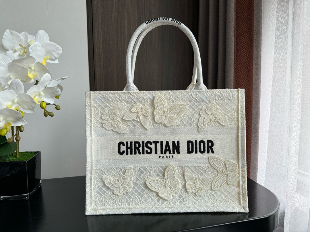 Bagsaaa D10r Book Tote Medium White D-Lace Butterfly Embroidery with 3D Macramé Effect