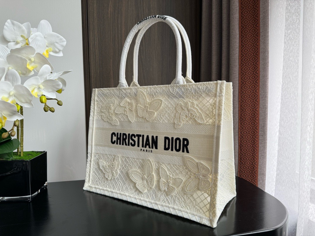 Bagsaaa D10r Book Tote Medium White D-Lace Butterfly Embroidery with 3D Macramé Effect