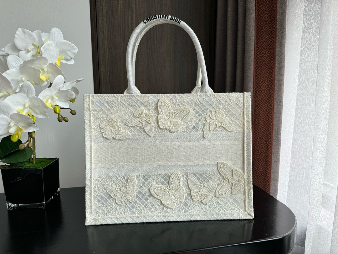 Bagsaaa D10r Book Tote Medium White D-Lace Butterfly Embroidery with 3D Macramé Effect