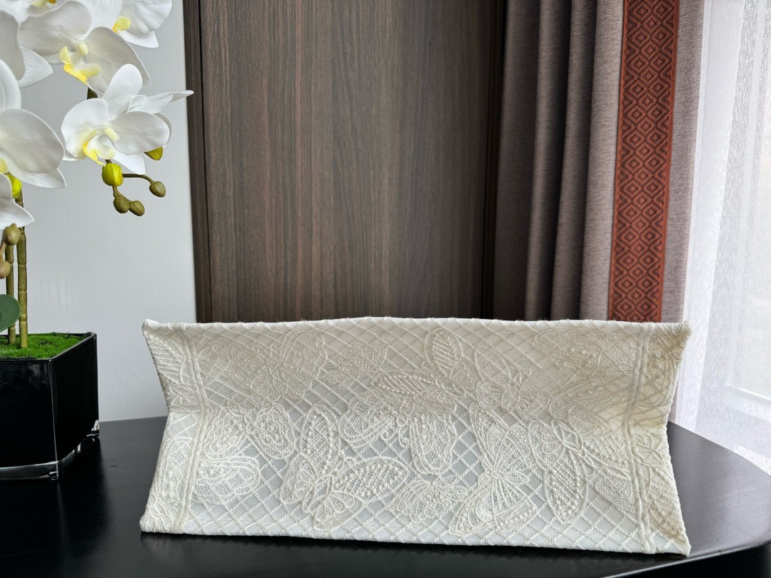 Bagsaaa D10r Book Tote Medium White D-Lace Butterfly Embroidery with 3D Macramé Effect