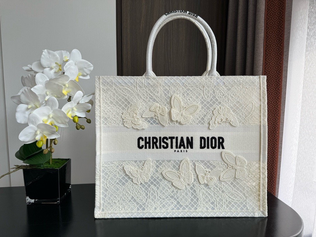 Bagsaaa D10r Book Tote Large White D-Lace Butterfly Embroidery with 3D Macramé Effect