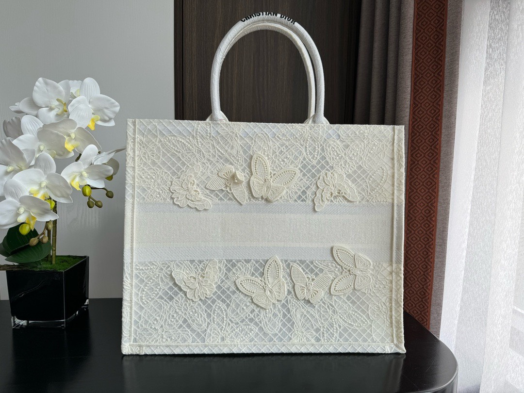 Bagsaaa D10r Book Tote Large White D-Lace Butterfly Embroidery with 3D Macramé Effect