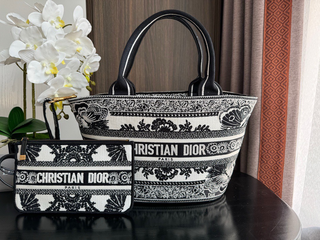 Bagsaaa D10r Hat Basket Bag White and Black Butterfly Bandana Embroidery