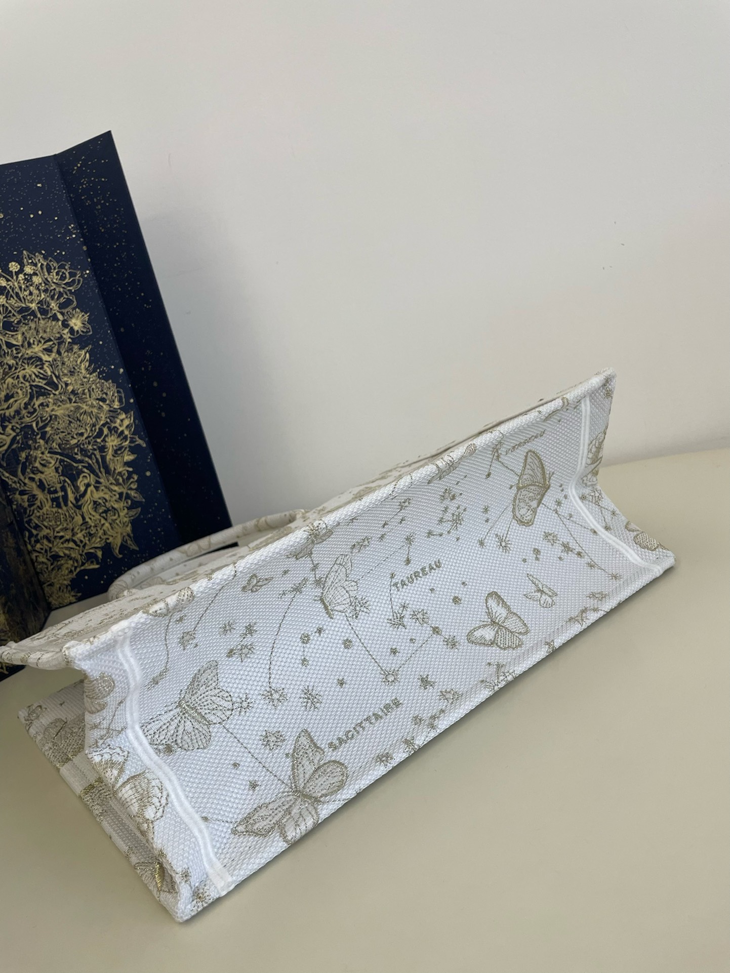 Bagsaaa D10r Book Tote Medium White and Gold-tone Gradient Butterflies - 36x18x28cm