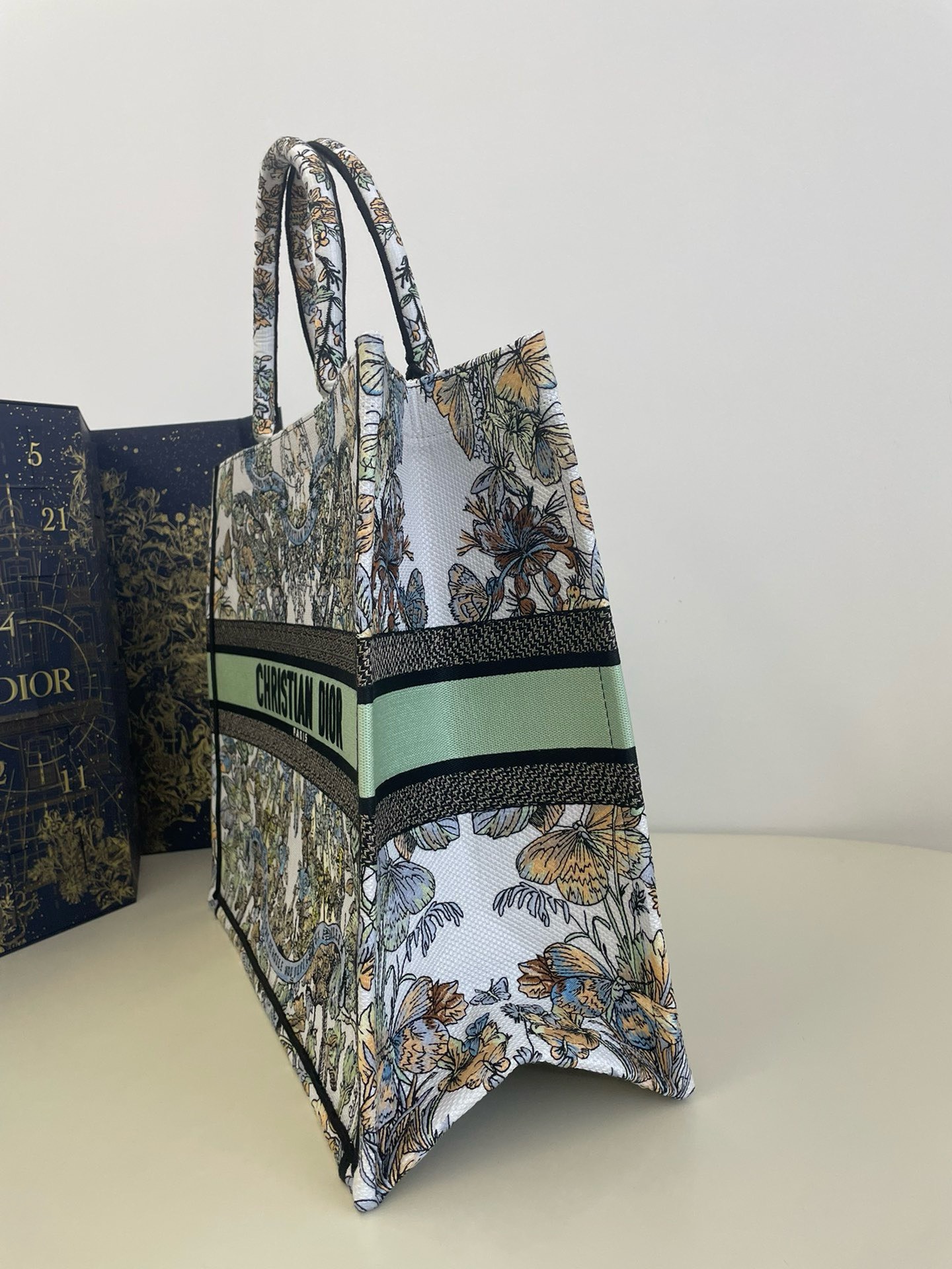 Bagsaaa D10r Lady Large Book Tote Multicolor Toile de Jouy - 42 x 35 x 18.5 cm