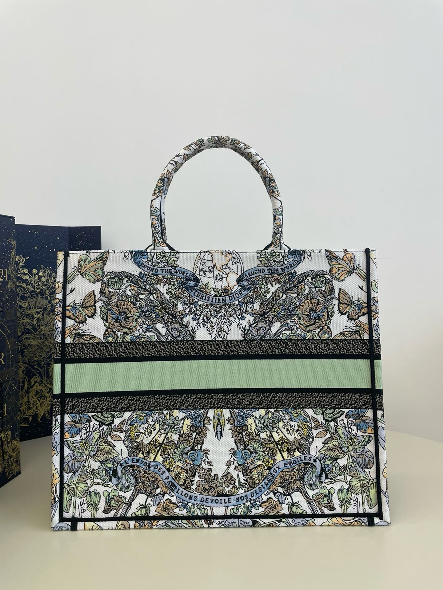Bagsaaa D10r Lady Large Book Tote Multicolor Toile de Jouy - 42 x 35 x 18.5 cm