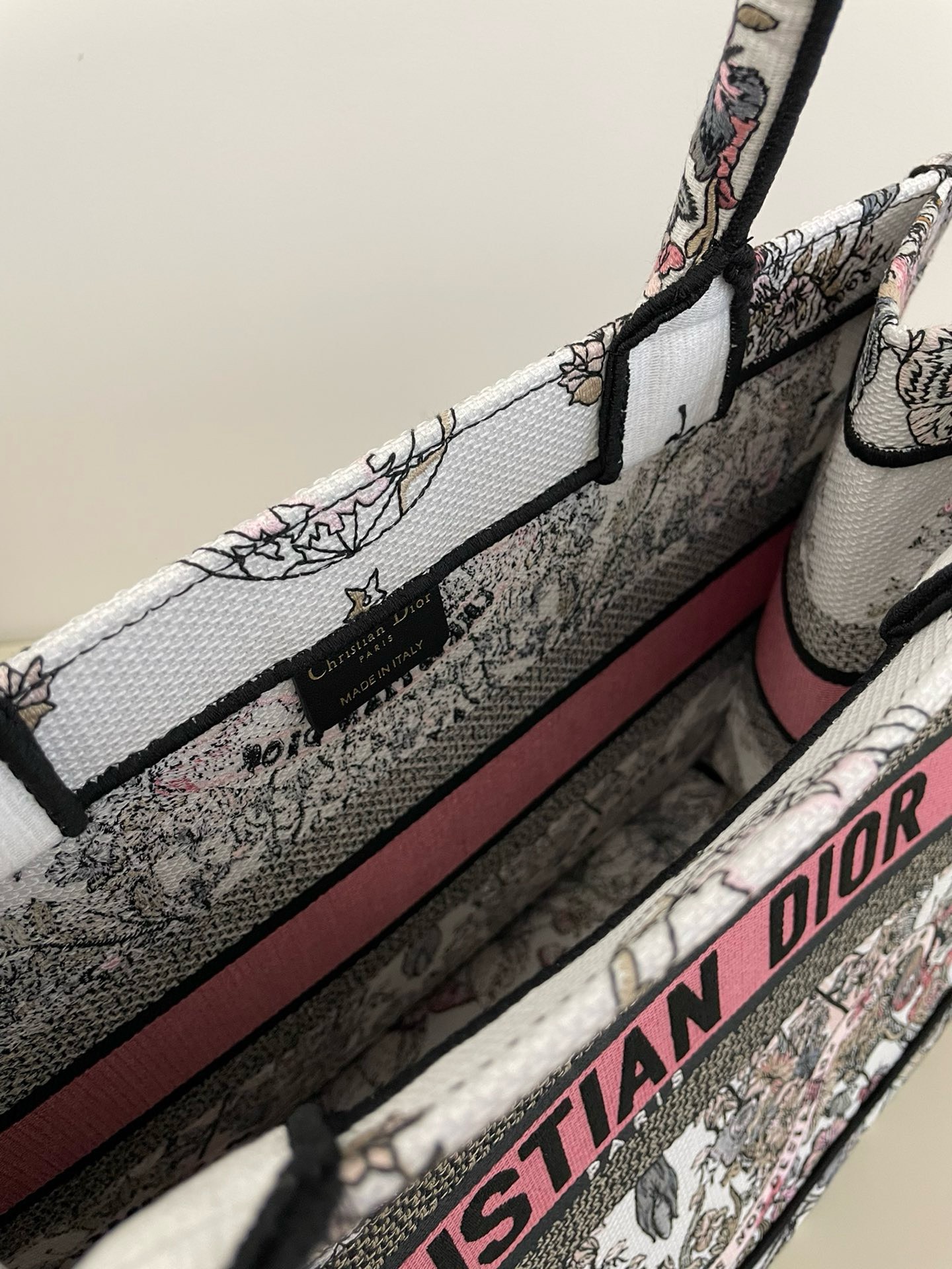 Bagsaaa D10r Lady Medium Book Tote White and Pastel Pink Butterfly Around The World Embroidery - 36x18x28cm