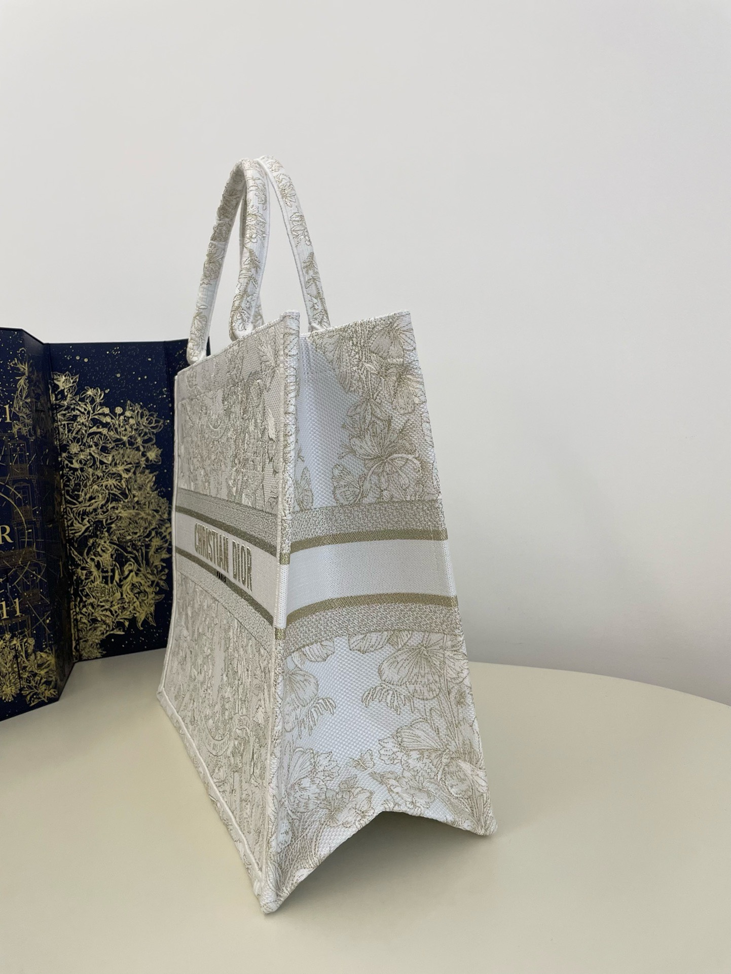 Bagsaaa D10r Lady Large Book Tote Gold-Tone and White Butterfly Around The World Embroidery -42 x 35 x 18.5 cm