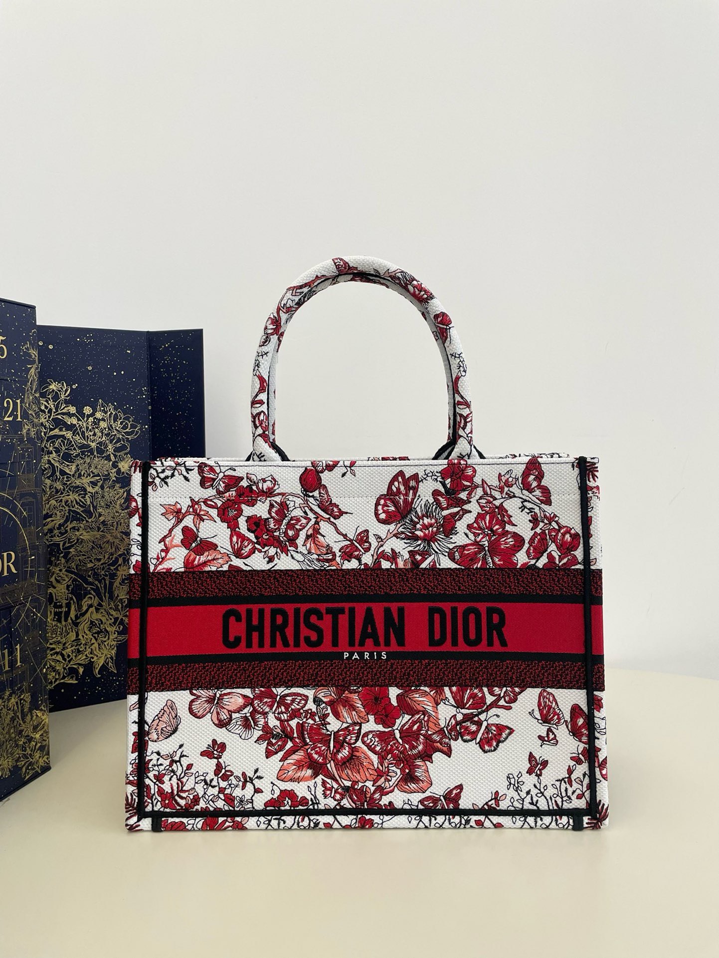 Bagsaaa D10r Lady Small Book Tote Red Butterfly Around The World Embroidery - 26x8x22cm