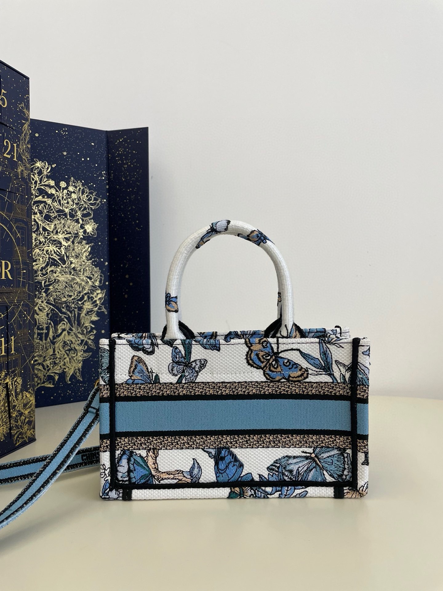 Bagsaaa D10r Mini Book Tote With Strap White and Blue Toile De Jouy Mexico Embroidery - 21.5x13x7.5cm