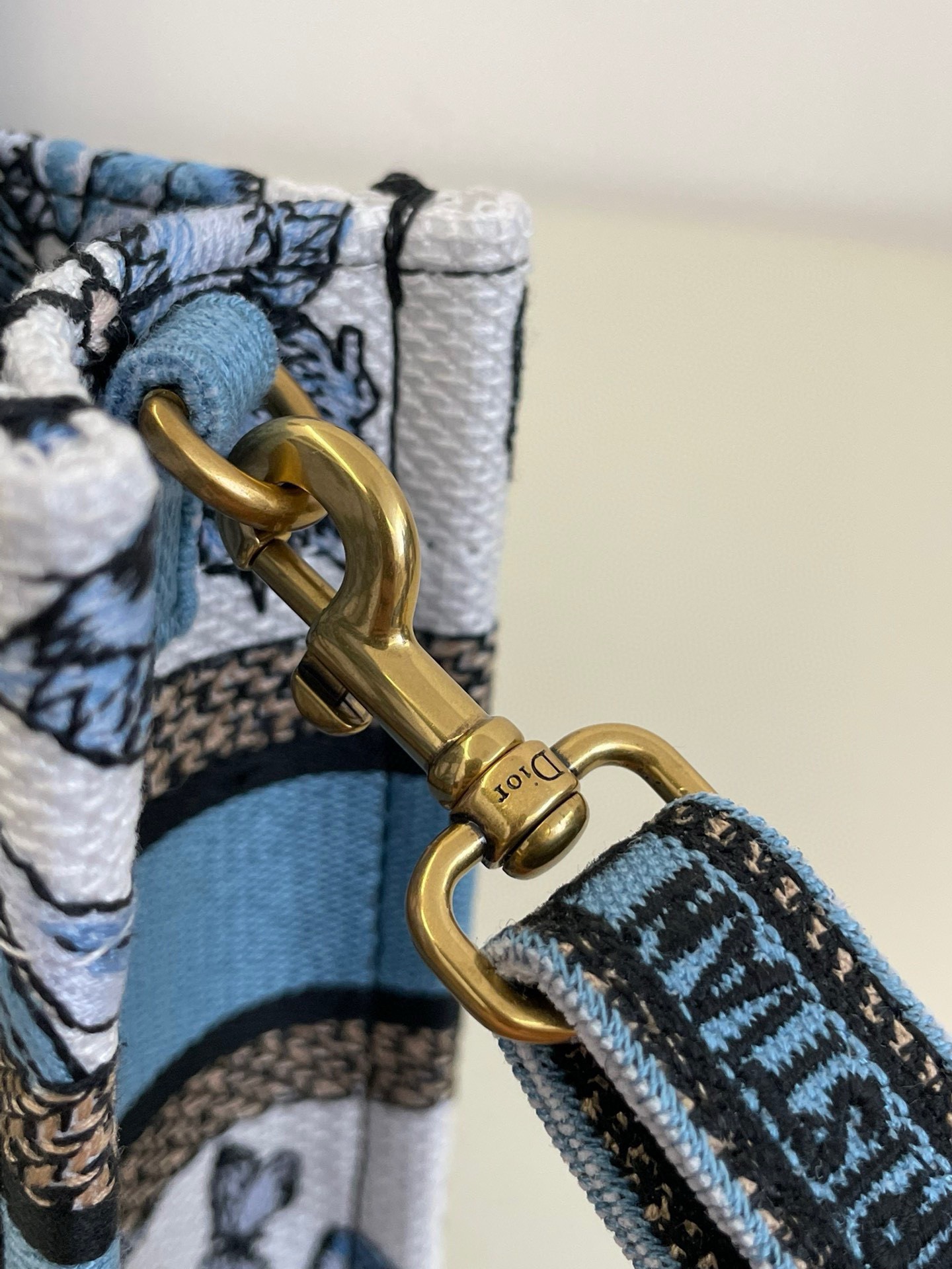 Bagsaaa D10r Mini Book Tote With Strap White and Blue Toile De Jouy Mexico Embroidery - 21.5x13x7.5cm