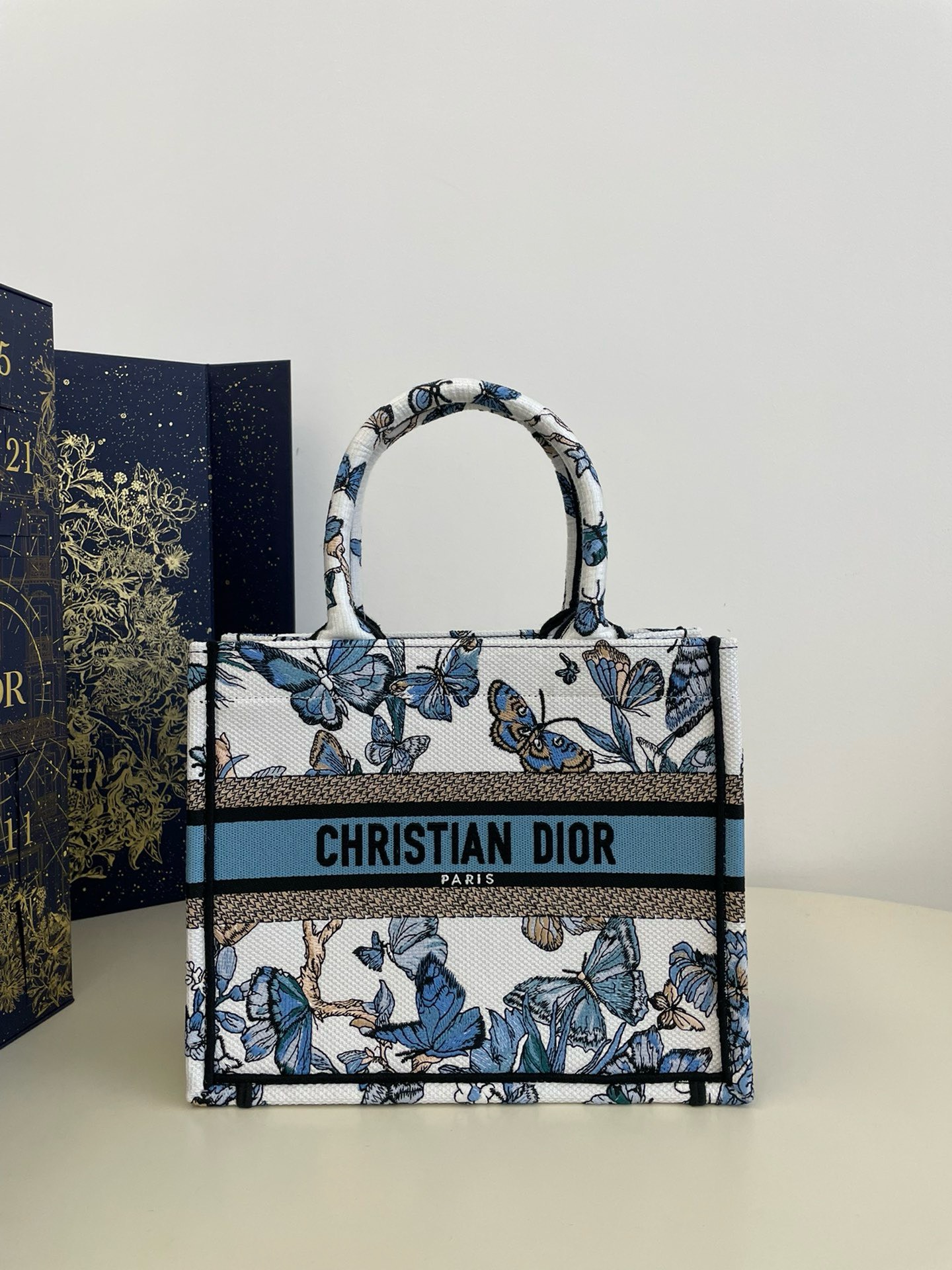 Bagsaaa D10r Small Book Tote White and Blue Toile De Jouy Mexico Embroidery - 26x8x22cm