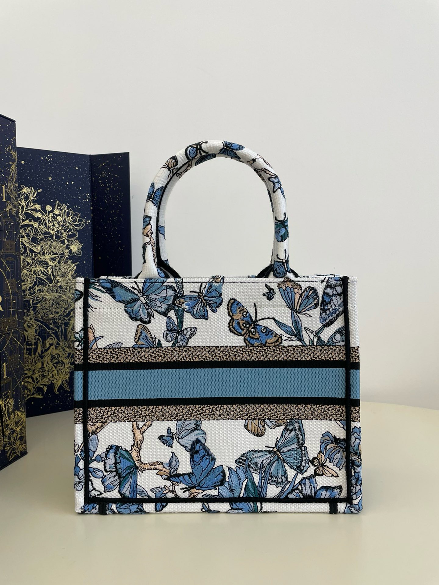 Bagsaaa D10r Small Book Tote White and Blue Toile De Jouy Mexico Embroidery - 26x8x22cm