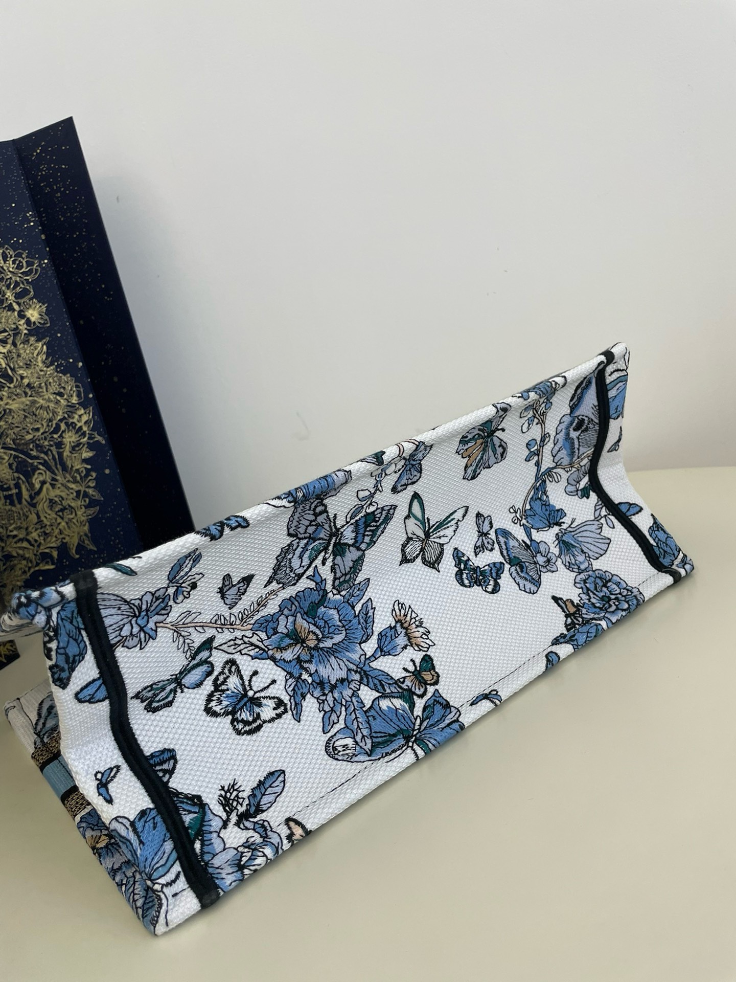Bagsaaa D10r Medium Book Tote White and Blue Toile De Jouy Mexico Embroidery - 36x18x28cm