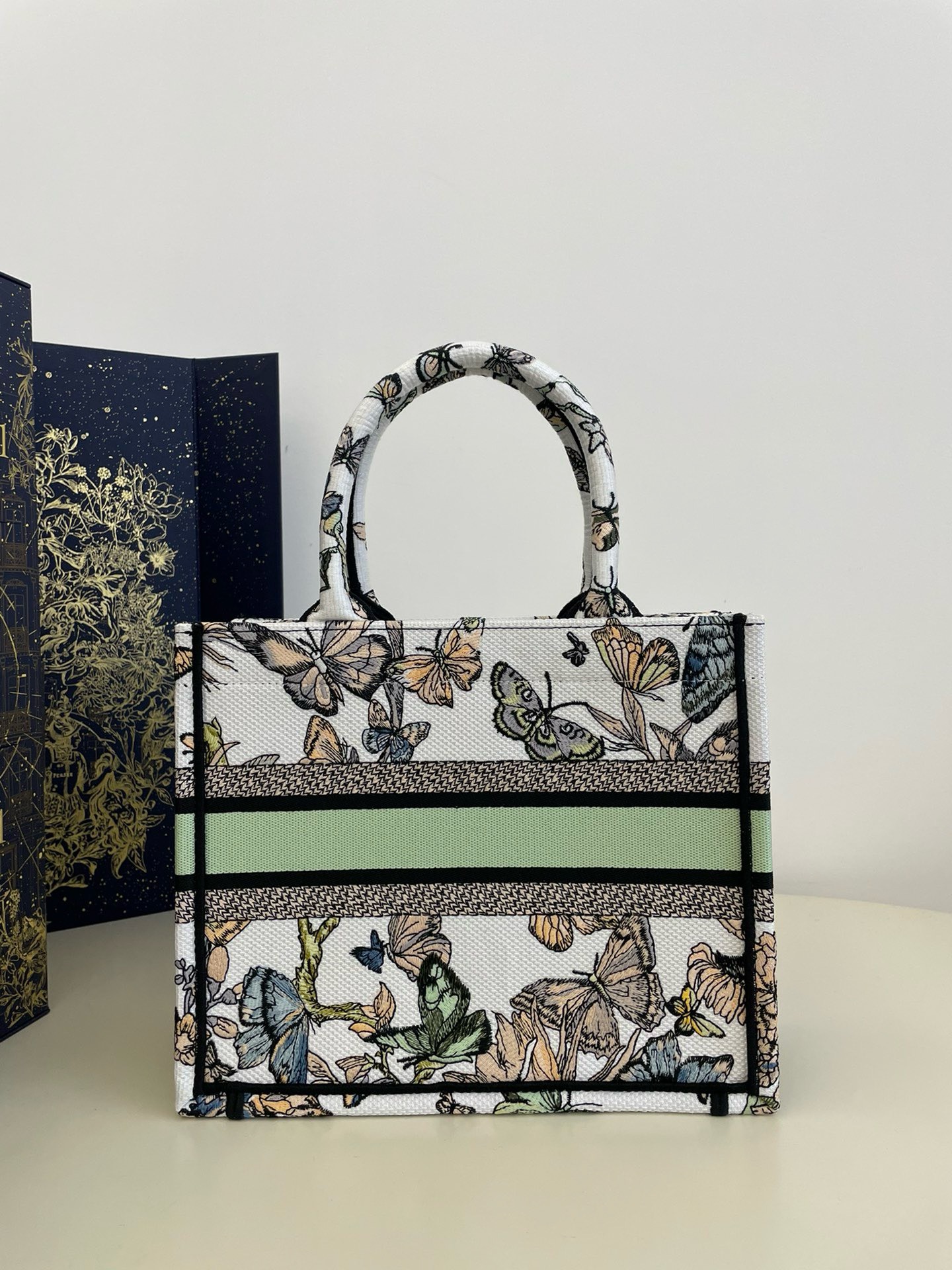Bagsaaa D10r Small Book Tote White and Green Toile De Jouy Mexico Embroidery - 26x8x22cm